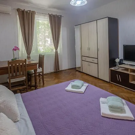 Apartament Center *